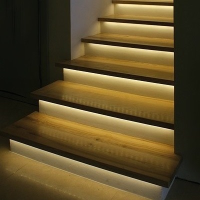 Автоматическая LED подсветка лестницы