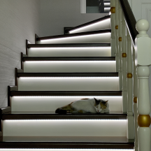 Интерактивная подсветка ступеней лестницы
